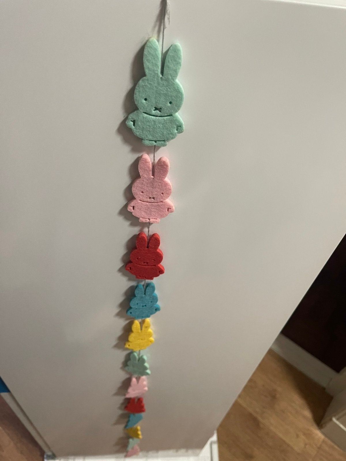 Nijntje dik vilten deurhanger div kleuren, Kinderen en Baby's, Kinderkamer | Inrichting en Decoratie, Ophalen of Verzenden, Zo goed als nieuw