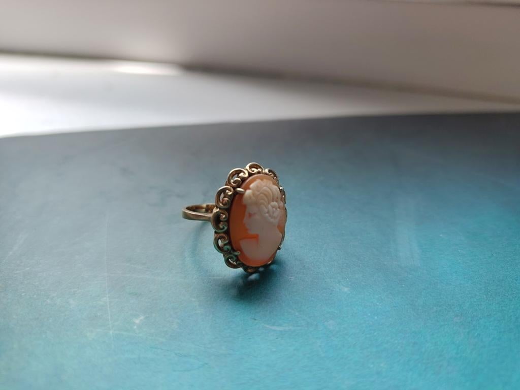 Vintage Camee Ring - Elegante Klassieker 14 karaat, Gebruikt, Ophalen of Verzenden, 17 tot 18, Dame