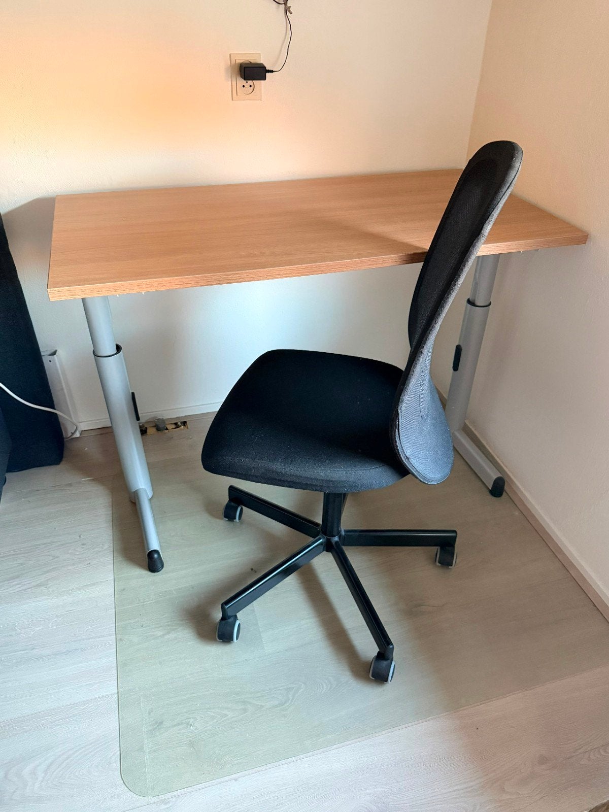 Bureautafel en stoel, Huis en Inrichting, Bureaus, Ophalen