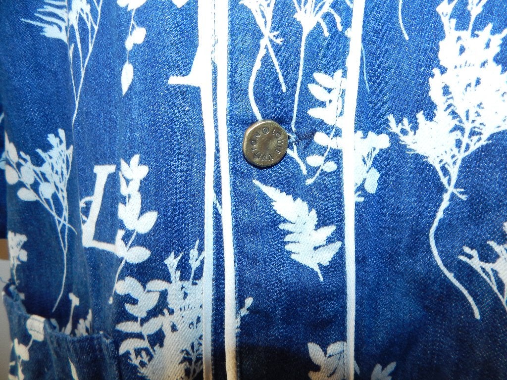 Louis Vuitton jeans blouse witte print merk knopen goud L, Kleding | Heren, Zo goed als nieuw, Halswijdte 41/42 (L), Louis Vuitton