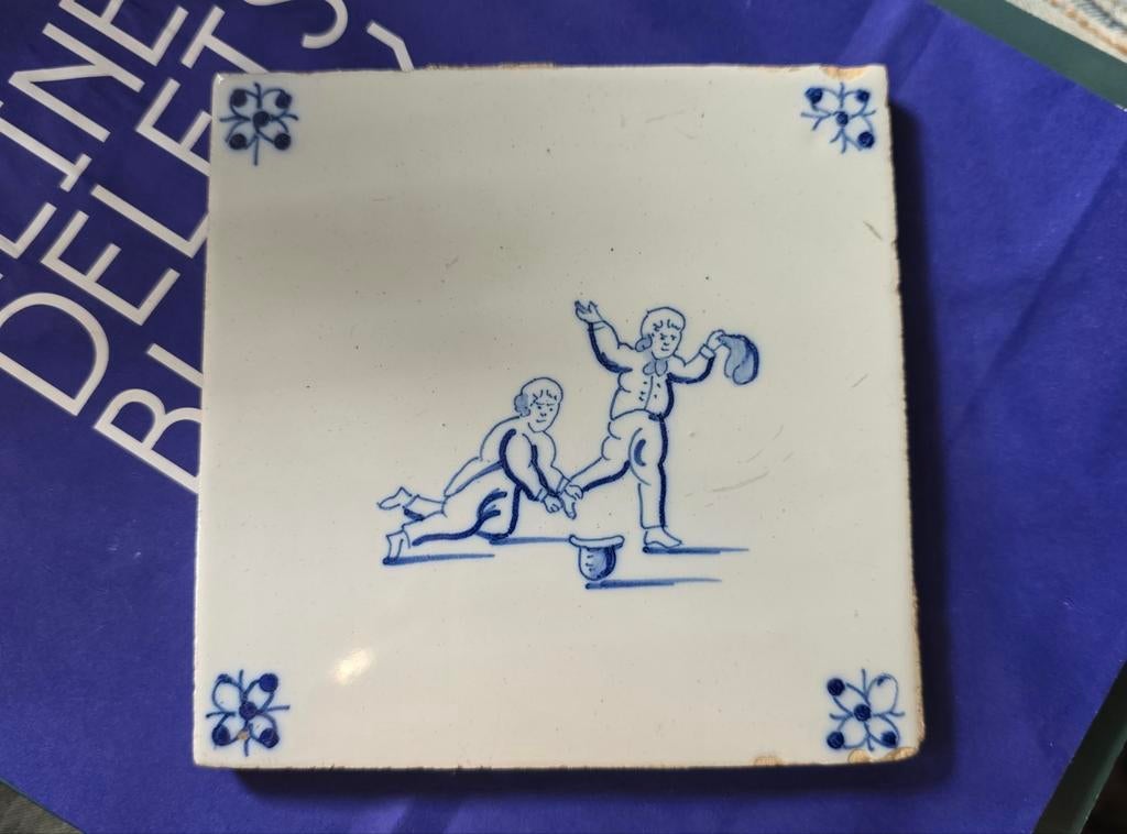 Antiek 18e eeuw Delfs Blauw tegeltje ' Kinderspelen ', Antiek en Kunst, Ophalen of Verzenden