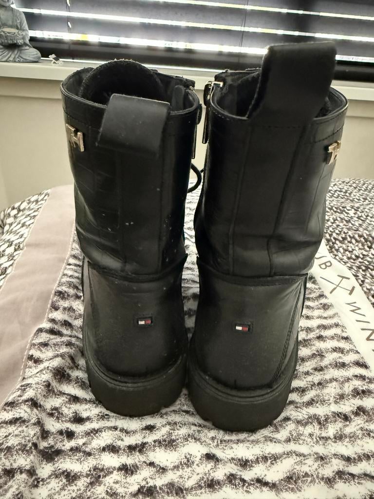 Tommy Hilfiger Zwarte Veterlaarzen, Kleding | Dames, Schoenen, Ophalen of Verzenden, Gedragen, Zwart, Lage of Enkellaarzen