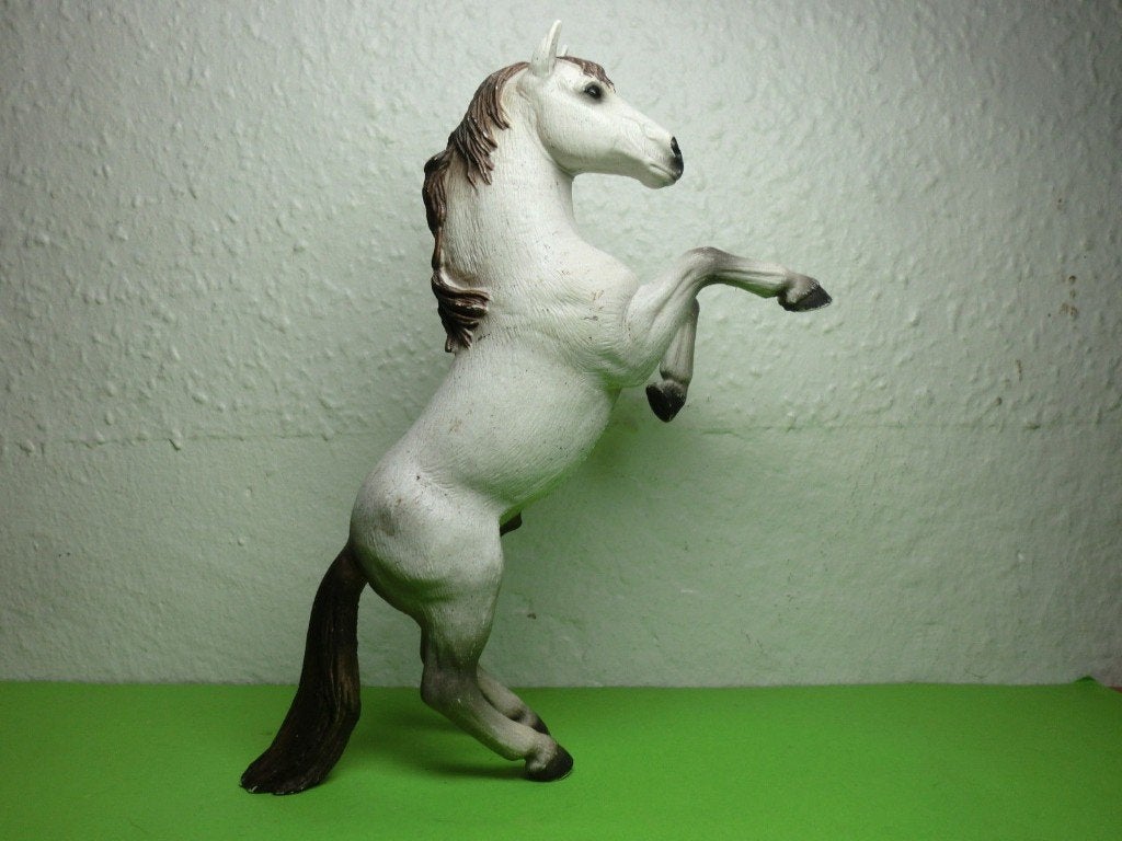 Schleich 13621 mustang wit, steigerend, dierfiguur, Ophalen of Verzenden, Gebruikt, Paard, Beeldje of Figuurtje