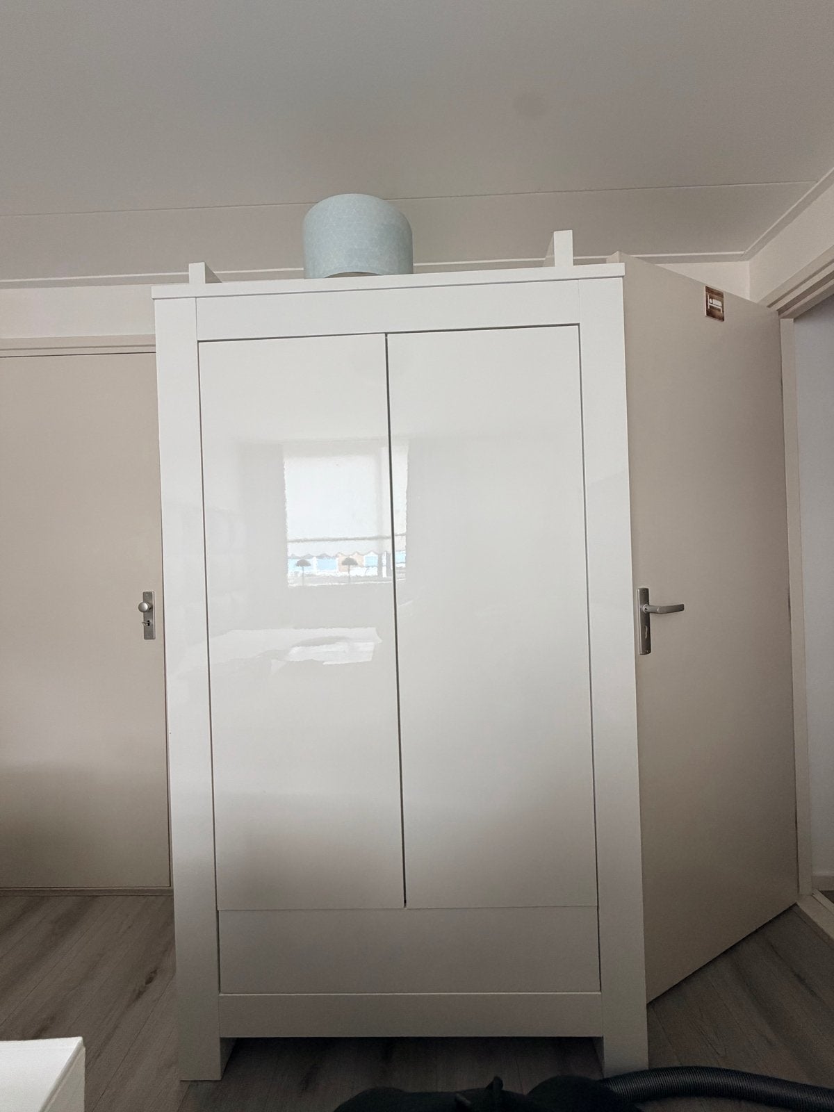 Kidsmill Alaska Hoogglans 2-Deurs Kledingkast Wit, Kinderen en Baby's, Ophalen, Kast, 50 tot 70 cm, 105 cm of meer