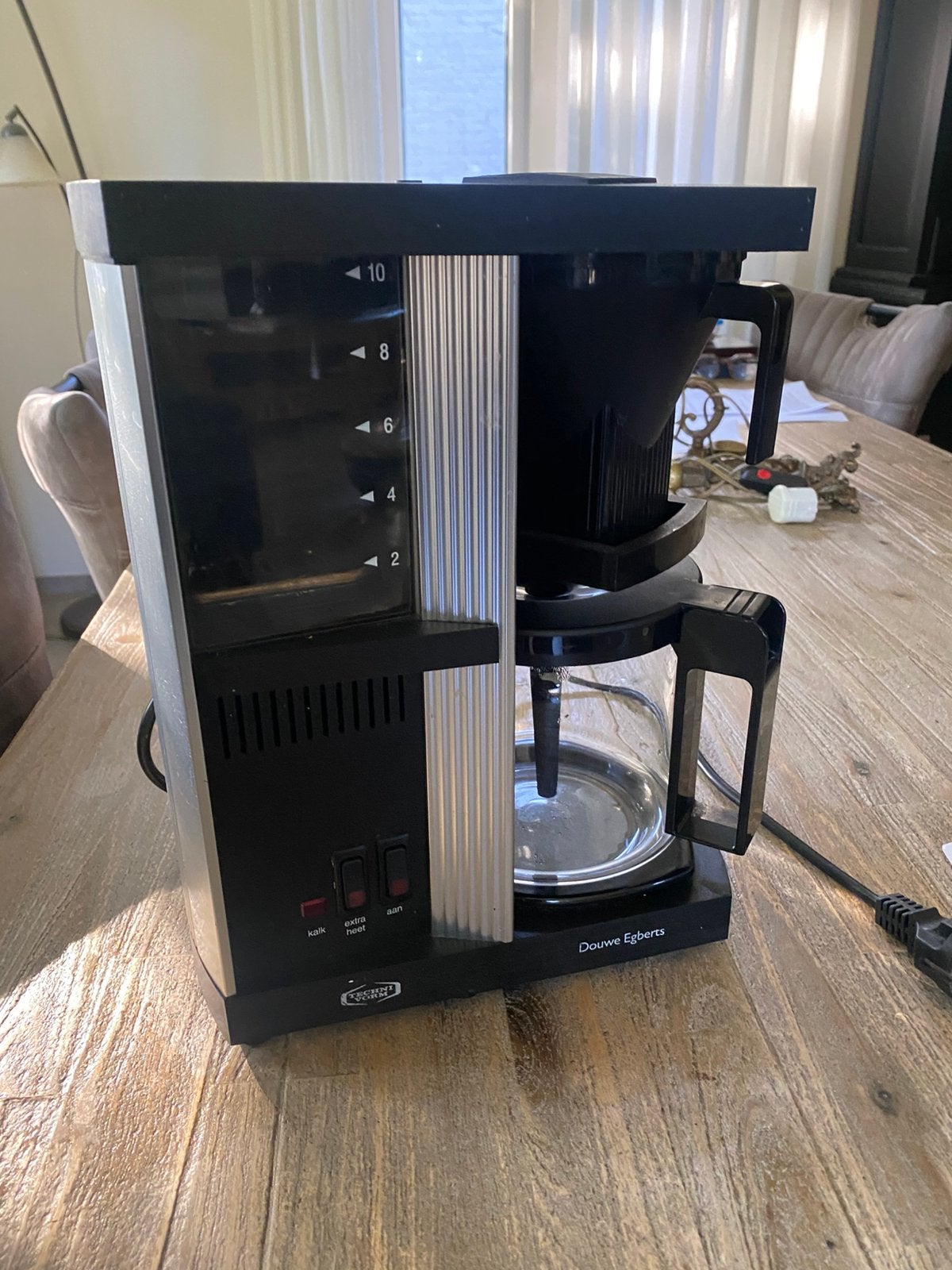 Douwe Egberts technivorm koffiezetapparaat, Witgoed en Apparatuur, Gebruikt, 10 kopjes of meer, Koffiemachine, Gemalen koffie