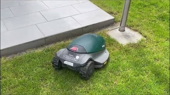 Robomow RC304 Robotmaaier - accu aan vervanging toe, Ophalen, Gebruikt, Accu-grasmaaier