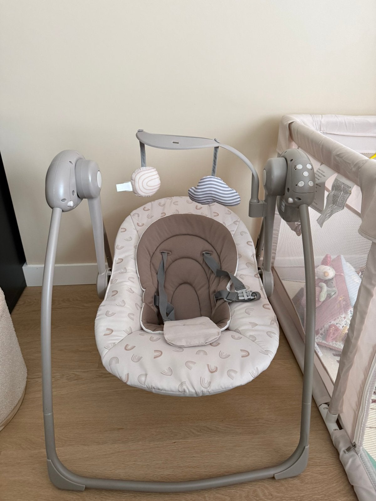Chicco wipstoel / schommelstoel, Kinderen en Baby's, Ophalen, Zo goed als nieuw, Chicco, Met gordel(s) of riempje(s)