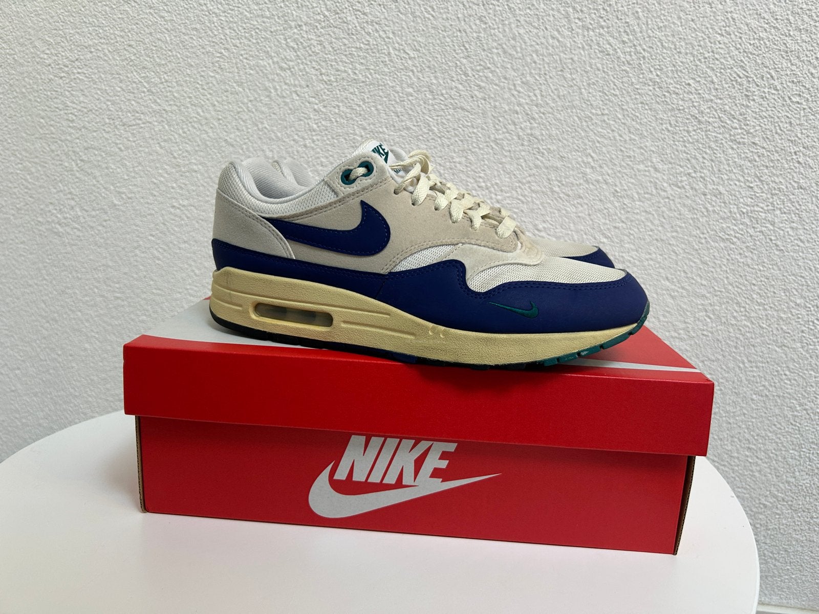 Nike Air Max 1 Athletic Department Deep Royal Blue 41, Blauw, Ophalen of Verzenden, Sneakers of Gympen, Zo goed als nieuw