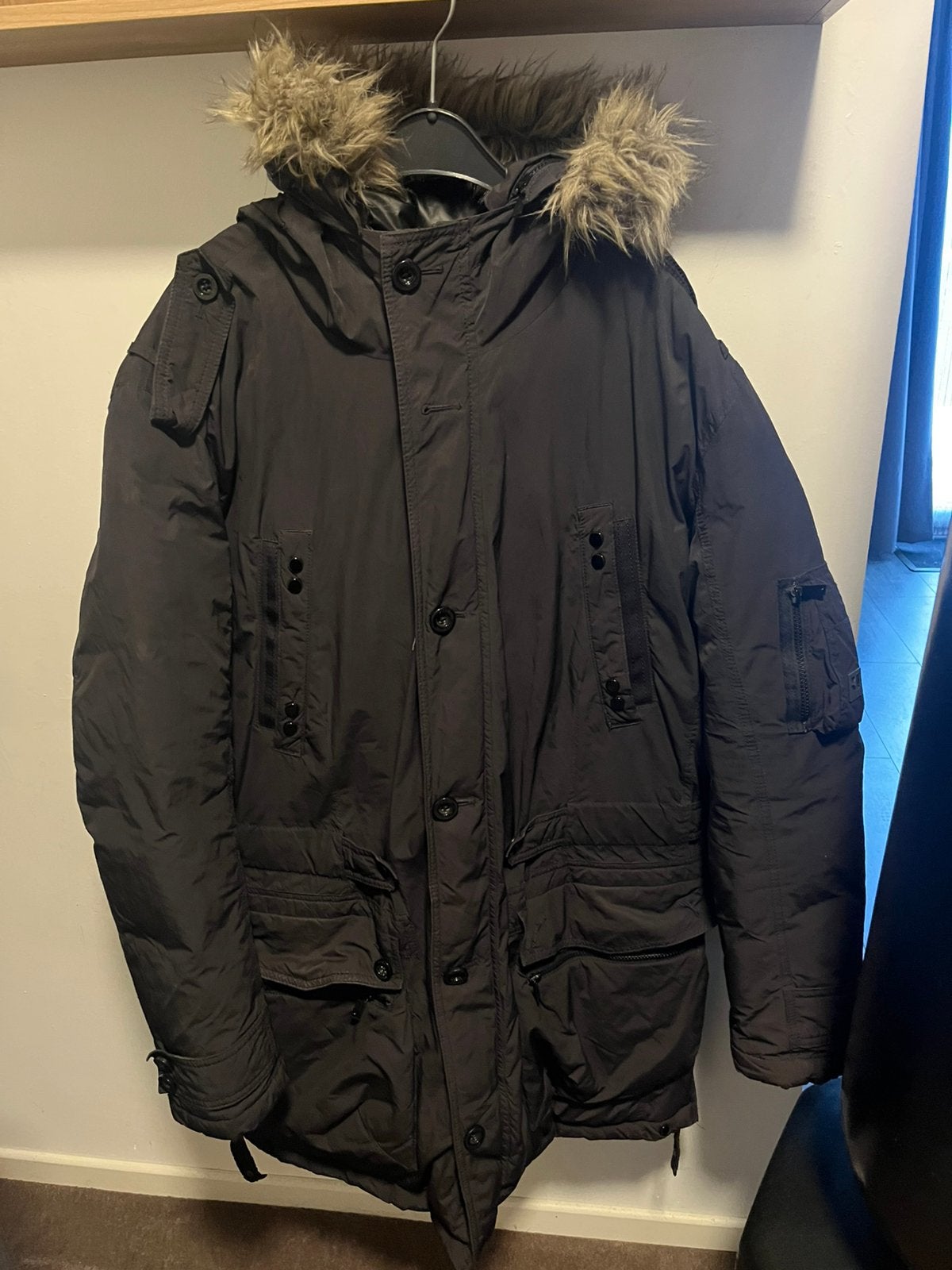Hugo boss winterjas xl bruin. (Orange), Kleding | Heren, Jassen | Winter, Ophalen of Verzenden, Zo goed als nieuw