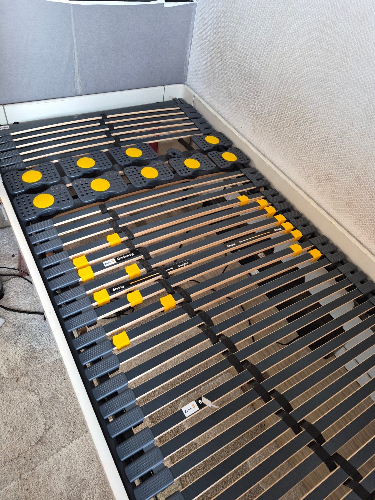 Auping eenpersoons bed en elektrisch verstelbare lattenbodem, Huis en Inrichting, Ophalen, Gebruikt, 90 cm, Eenpersoons