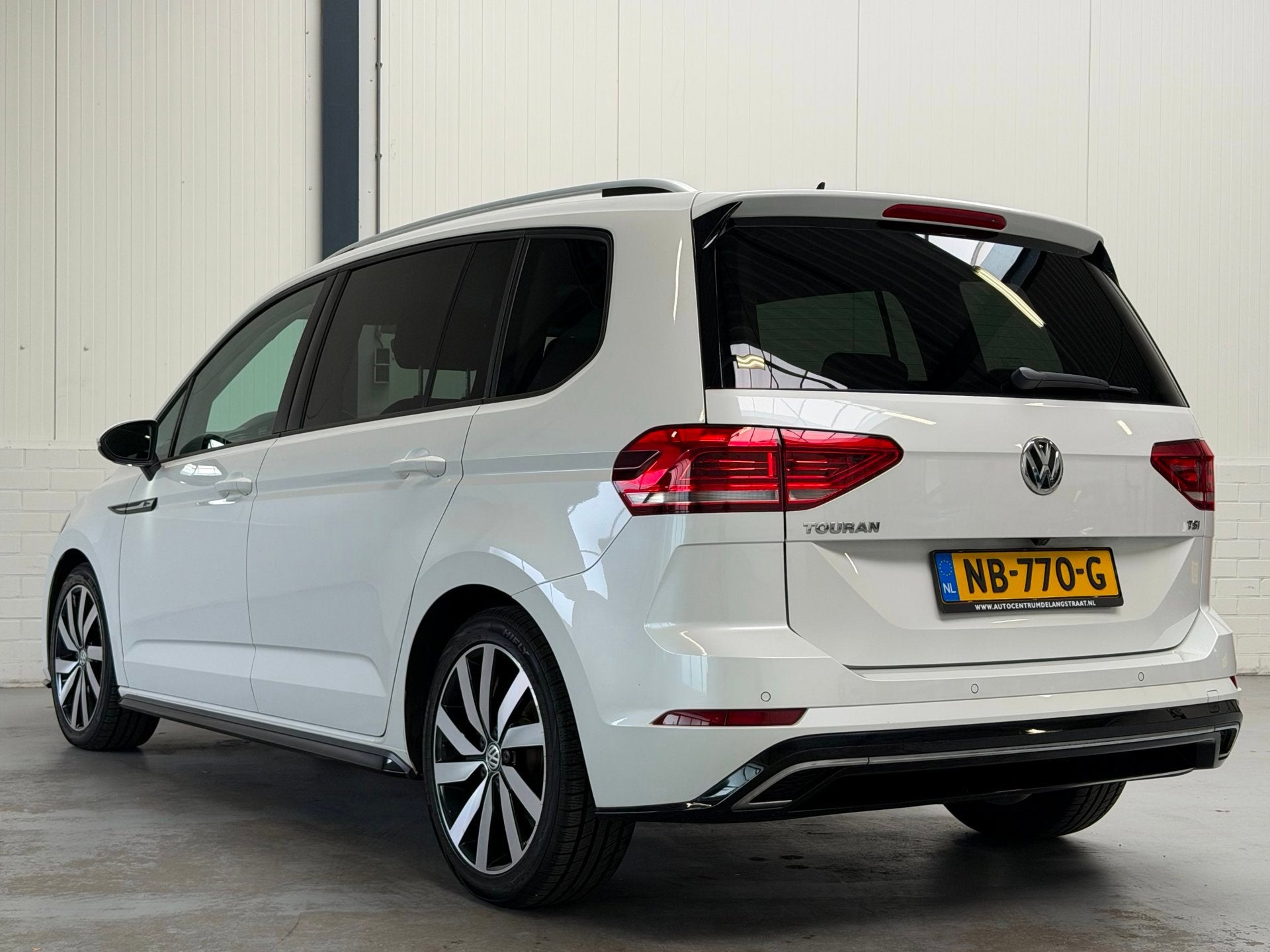 Volkswagen Touran 1.2 TSI R-Line|Org NL, Auto's, Voorwielaandrijving, Dealer onderhouden, Gebruikt, 4 cilinders