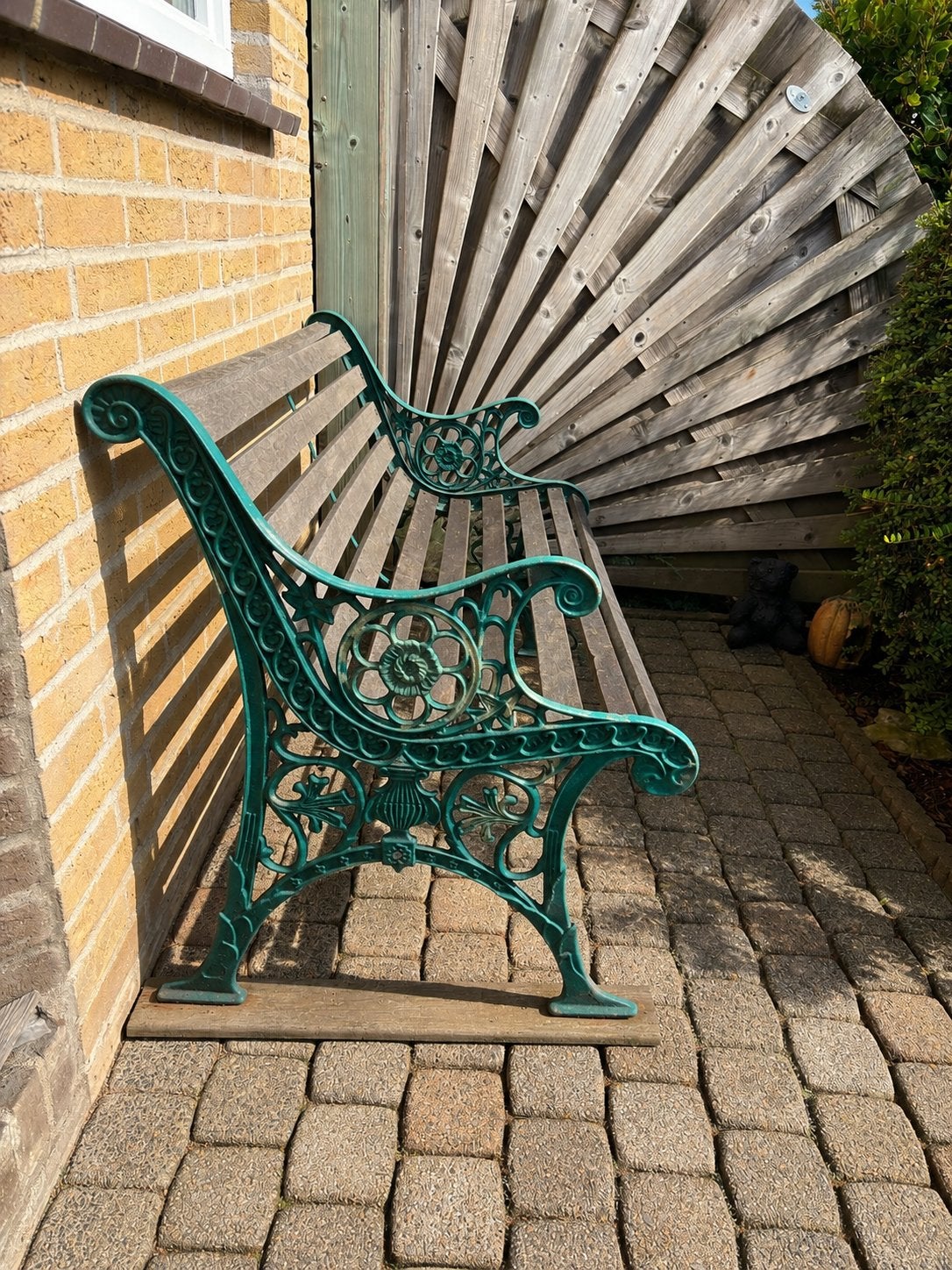 Vintage gietijzeren tuinbank met houten zitting, Ophalen, Gebruikt, Hout