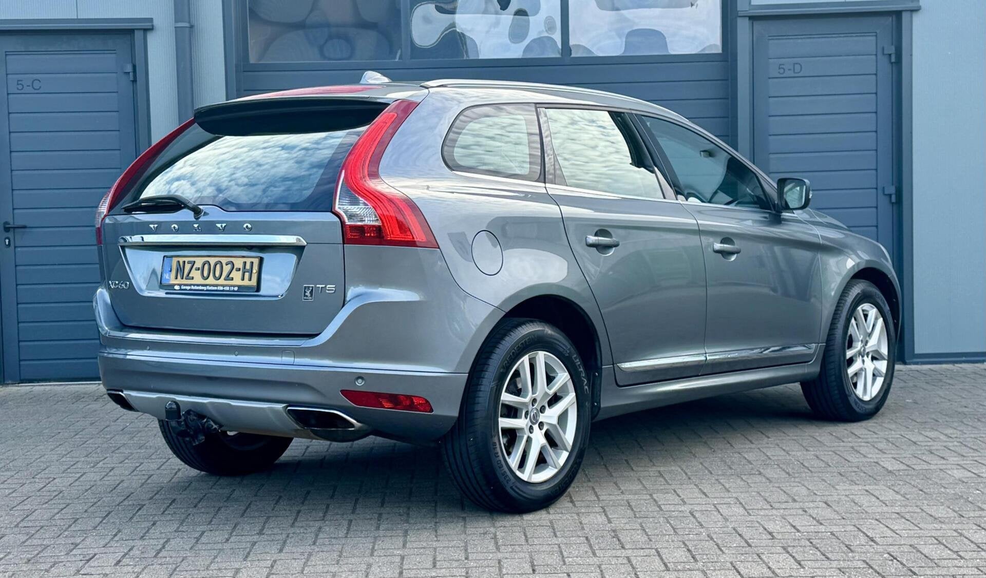 Volvo XC60 2.0 T5 FWD 245pk Polar+ | Automaat | Trekhaak | T, Auto's, Volvo, 15 km/l, Gebruikt, 4 cilinders, 1969 cc