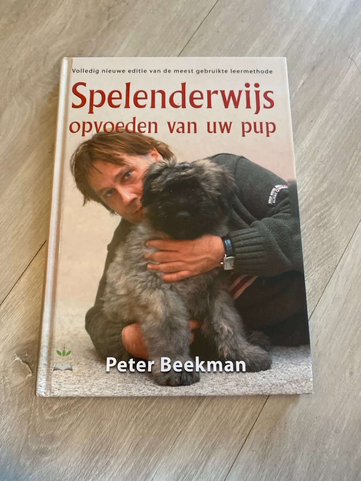 Spelenderwijs opvoeden van uw pup - Peter Beekman, Ophalen of Verzenden, Zo goed als nieuw, Honden