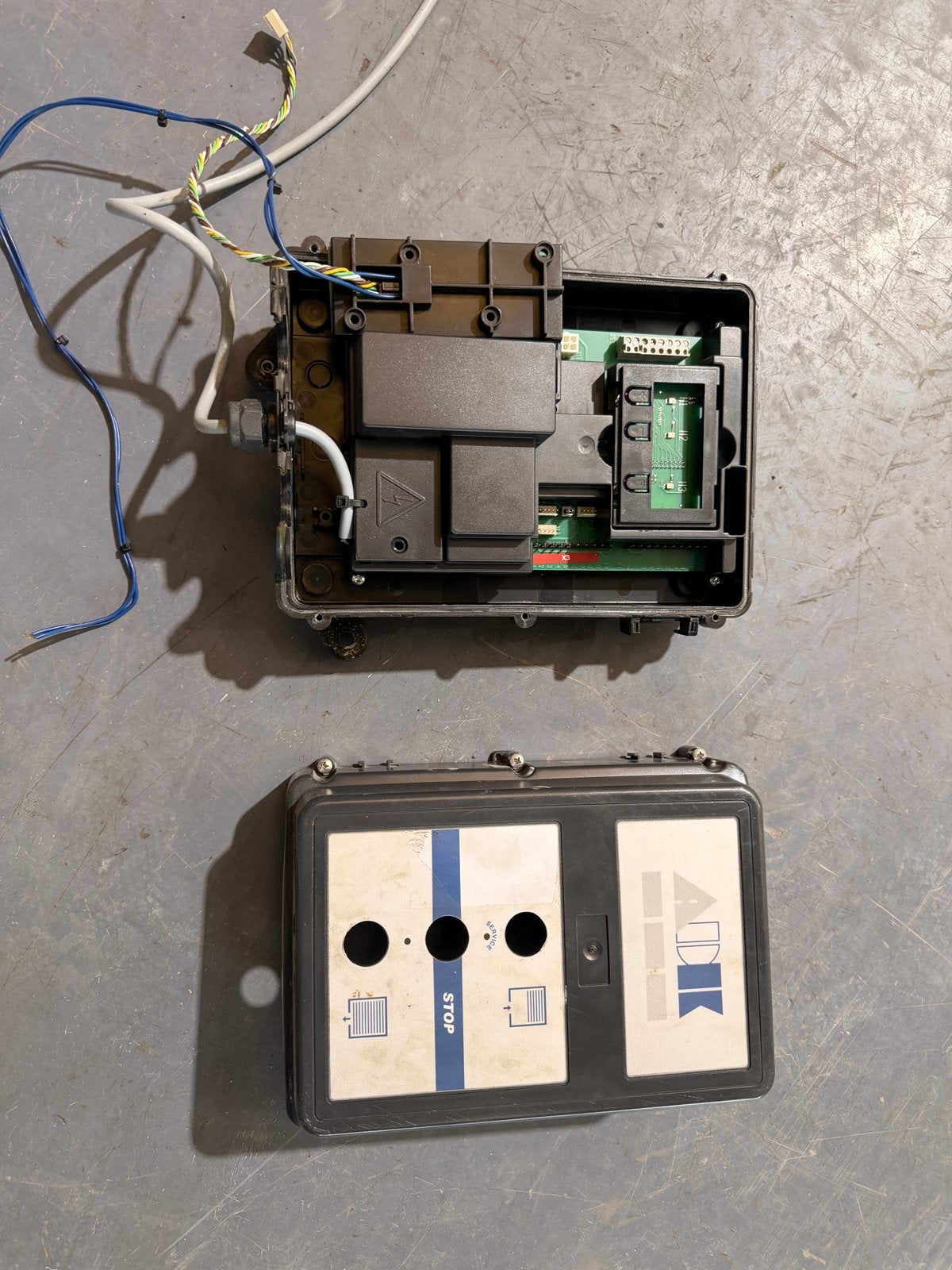 ADK roldeur bediening electrisch en met zender, Ophalen of Verzenden, Gebruikt, Overige merken, Overige typen