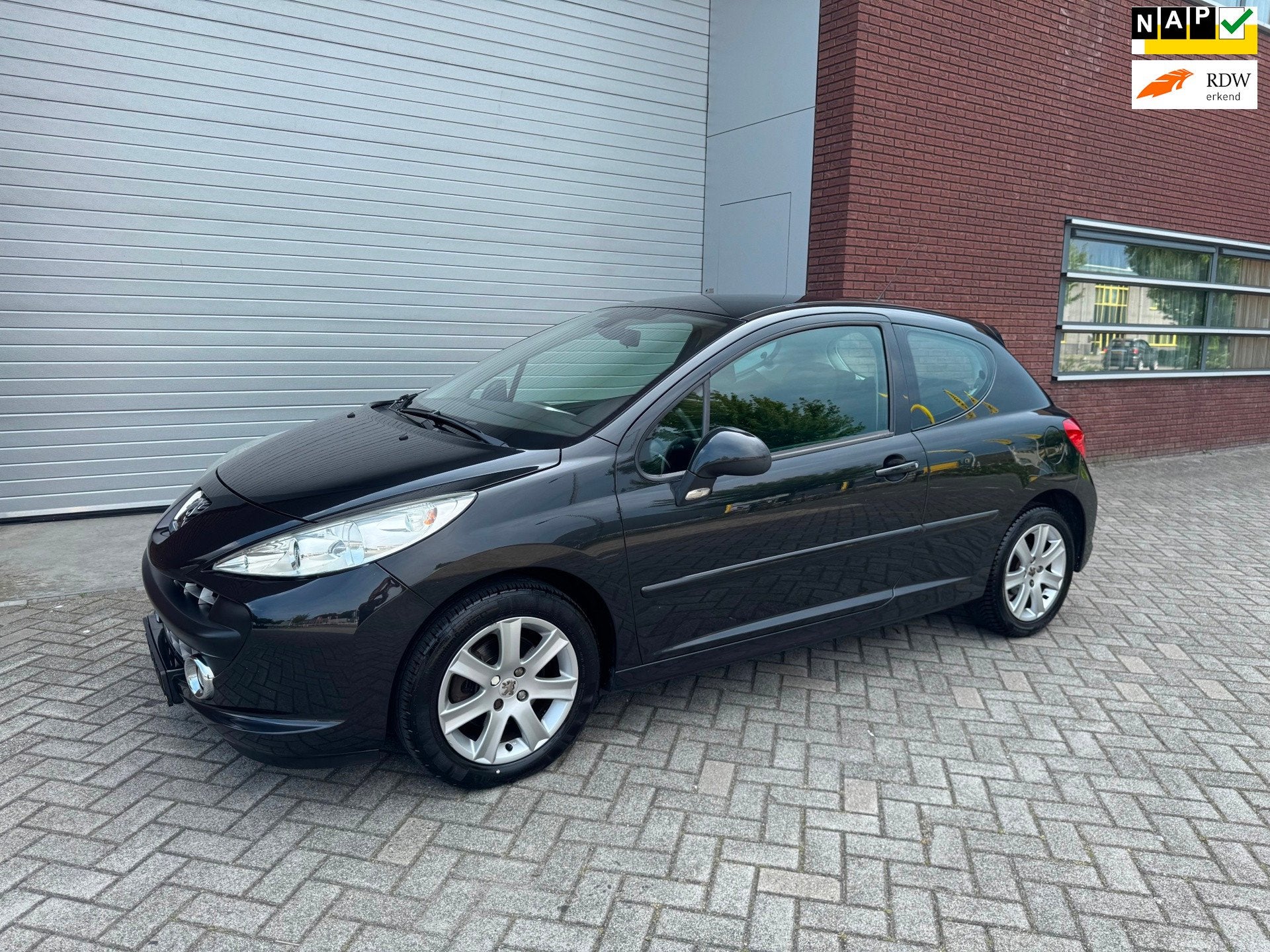 Peugeot 207 1.6 VTi XS Pack Clima Isofix Lmv Nap, Voorwielaandrijving, Gebruikt, 4 cilinders, Zwart