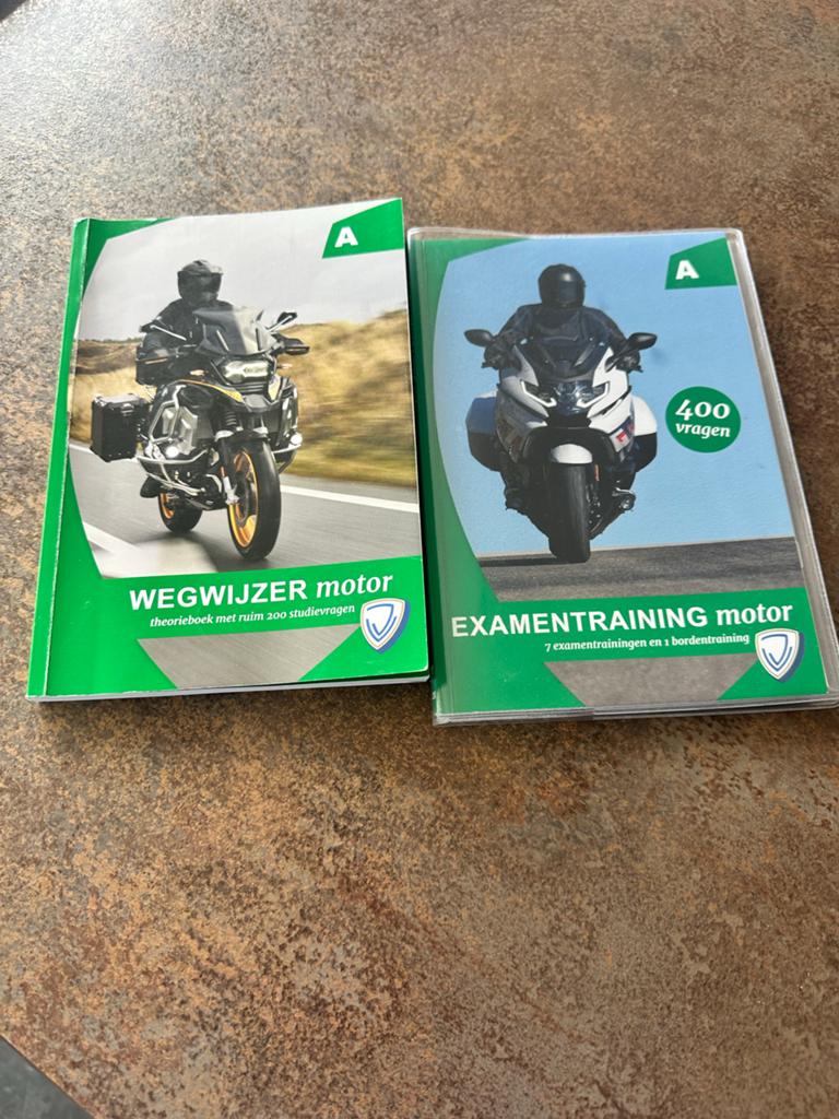 Wegwijzer en Examentraining Motor Theorieboek, Boeken, Motoren, Ophalen, Zo goed als nieuw, Algemeen
