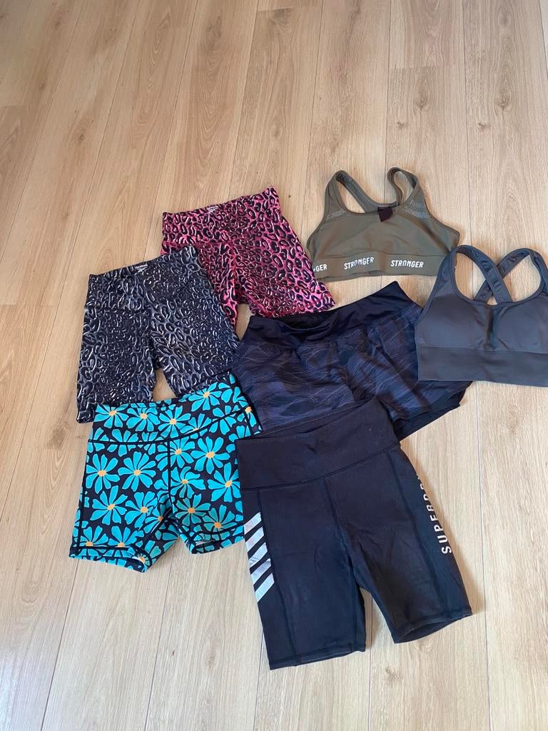 Pakket Sportshorts en sportbh’s, Ophalen of Verzenden, Gedragen, Maat 34 (XS) of kleiner