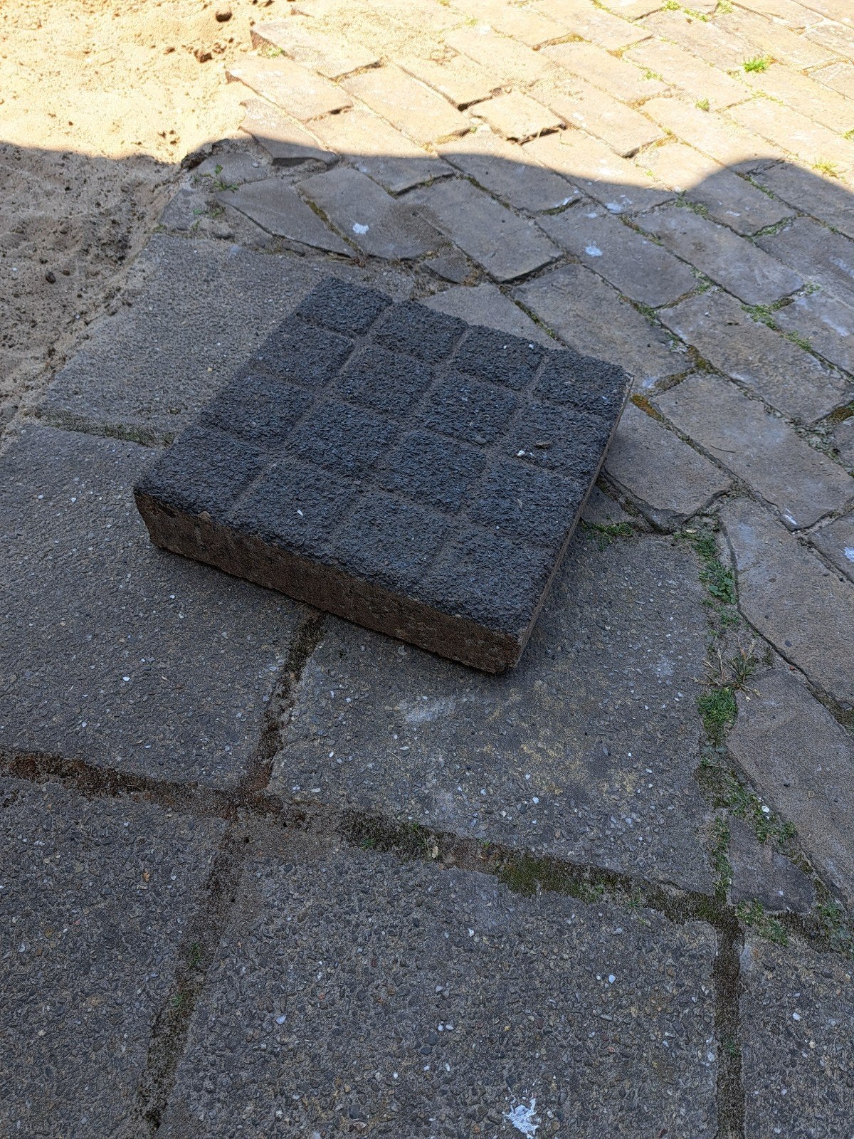 Betontegels blauw 70 stuks GRATIS, Tuin en Terras, Tegels en Klinkers, Ophalen, Gebruikt, Beton, Terrastegels