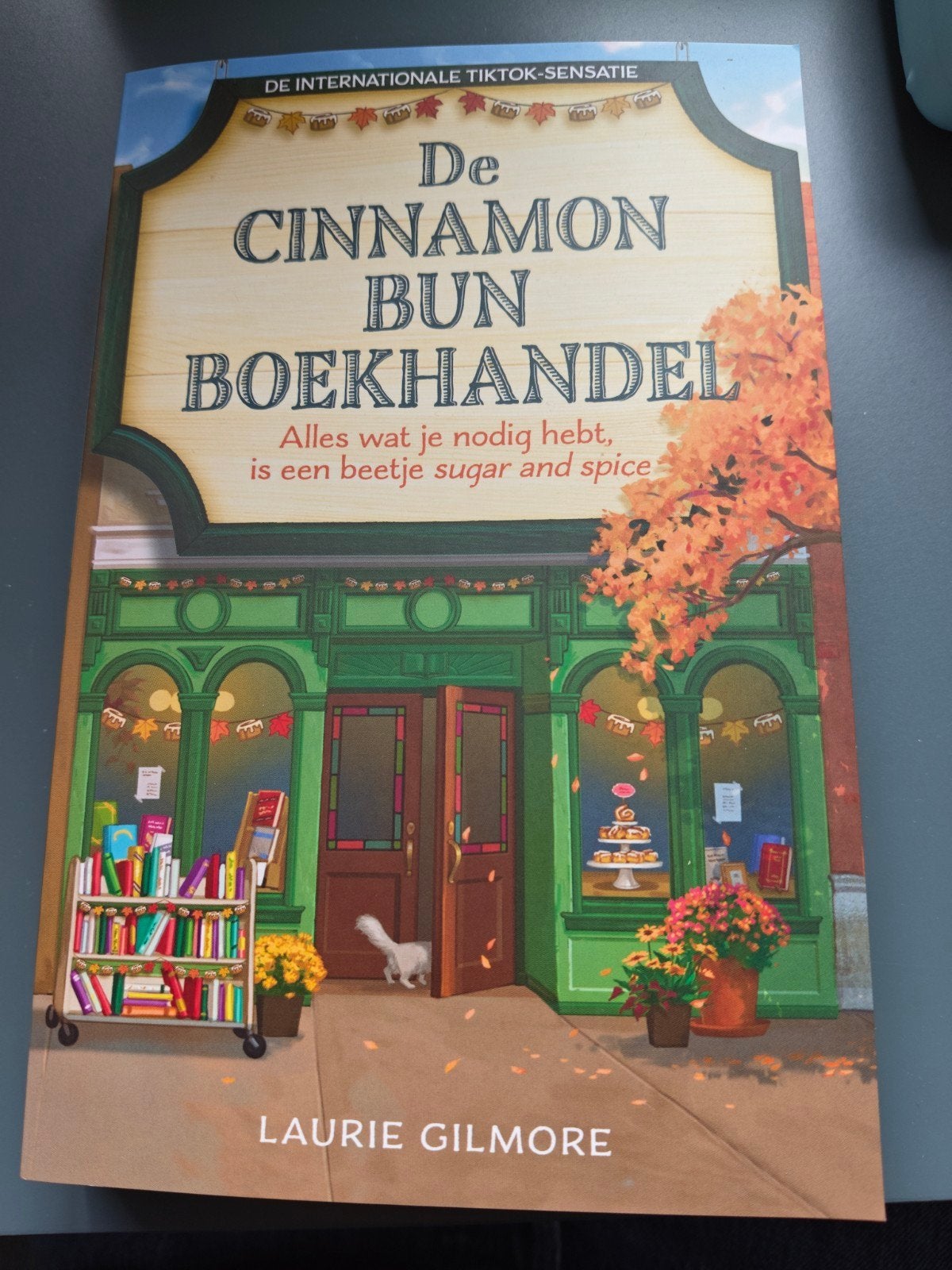De Cinnamon Bun Boekhandel - Laurie Gilmore, Boeken, Romans, Ophalen of Verzenden, Zo goed als nieuw, Laurie Gilmore, Europa overig