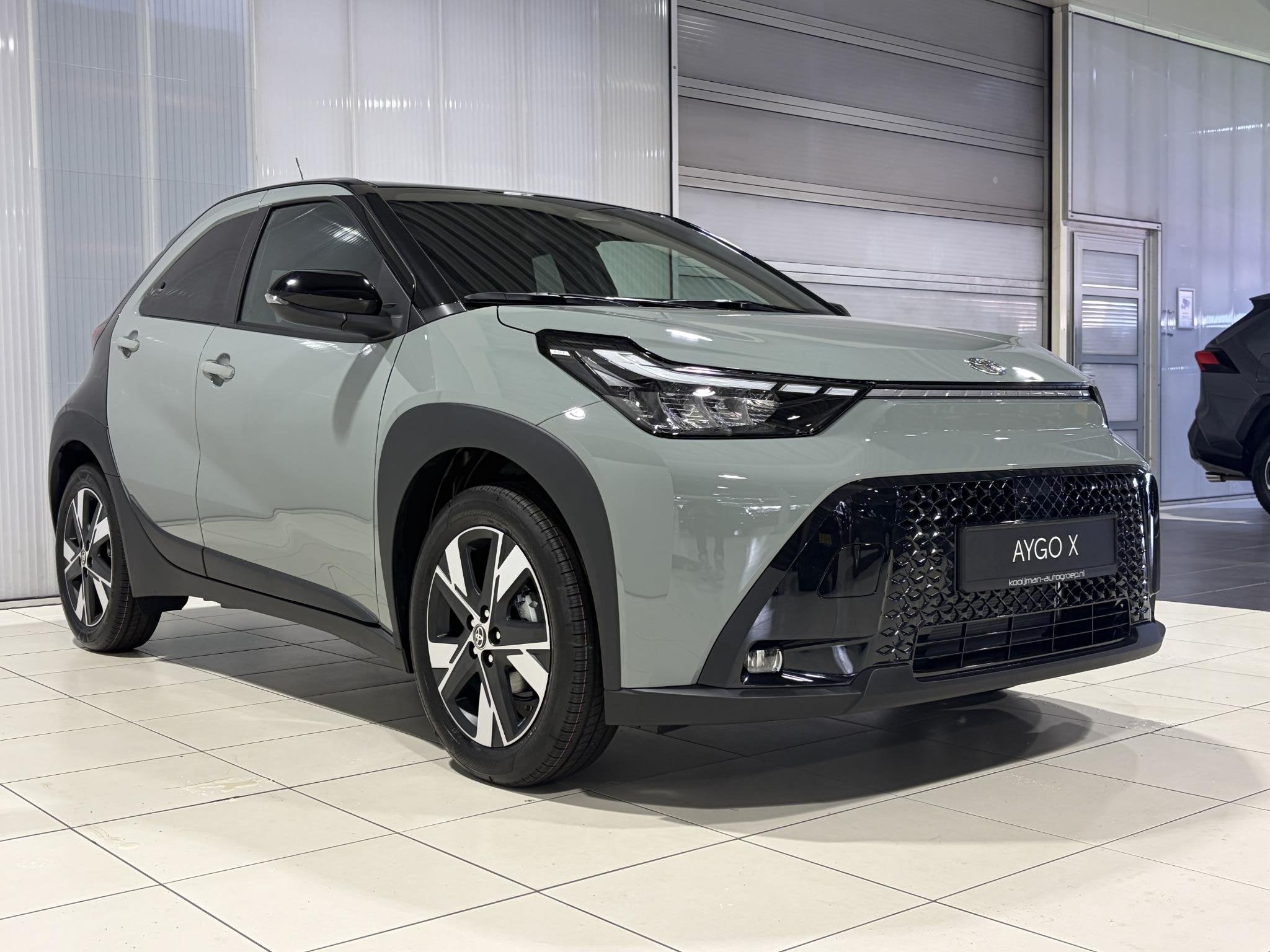 Toyota Aygo X Hybrid 115 pulse , Voorraad, zuinig en luxe, A, Auto's, Stof, Euro 6, 4 stoelen, 116 pk