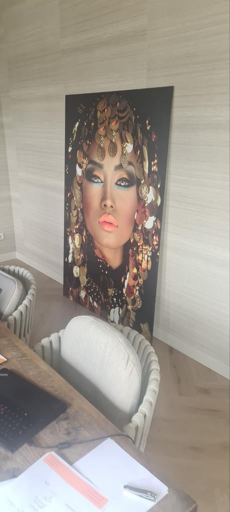 Groot Alu. Schilderij: Vrouw met Gouden Sieraden, Ophalen