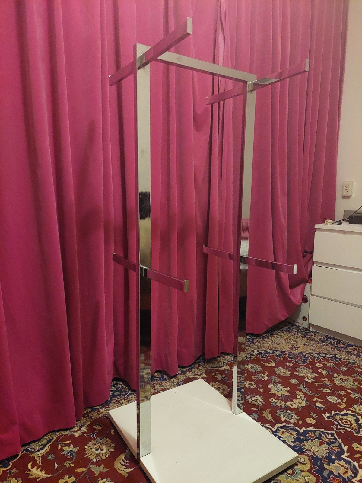 Twee  roze  zwaar en dikke  fleuwelen  gordijnen  158×260, Huis en Inrichting, 200 cm of meer, Ophalen of Verzenden, Zo goed als nieuw