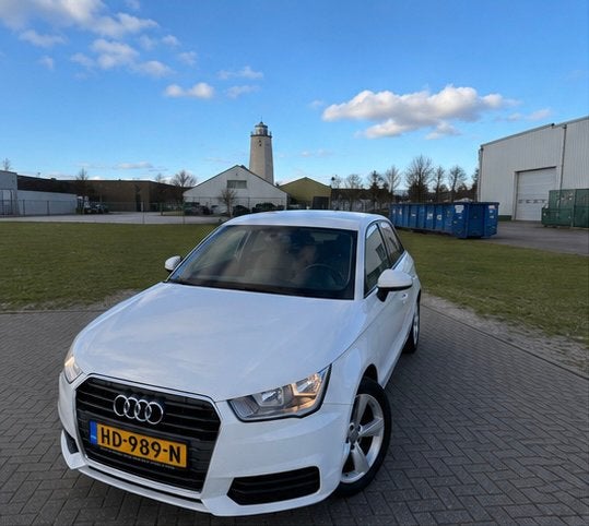 Audi A1 1.0 Tfsi 70KW Sportback S-tr 2015 Wit | AUTOMAAT, Auto's, Audi, Stof, A1, Origineel Nederlands, Particulier