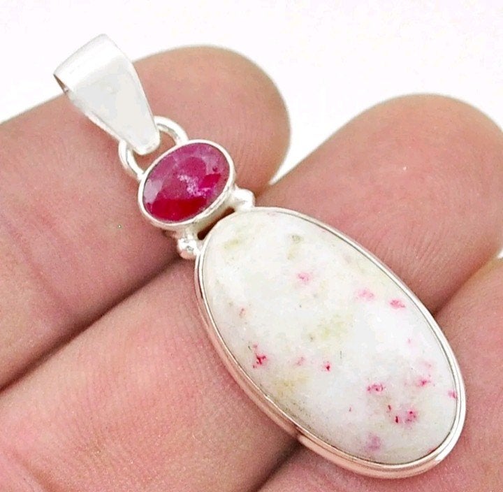 Robijn cinnabar kettinghanger, Verzenden, Nieuw, Rood, Zilver