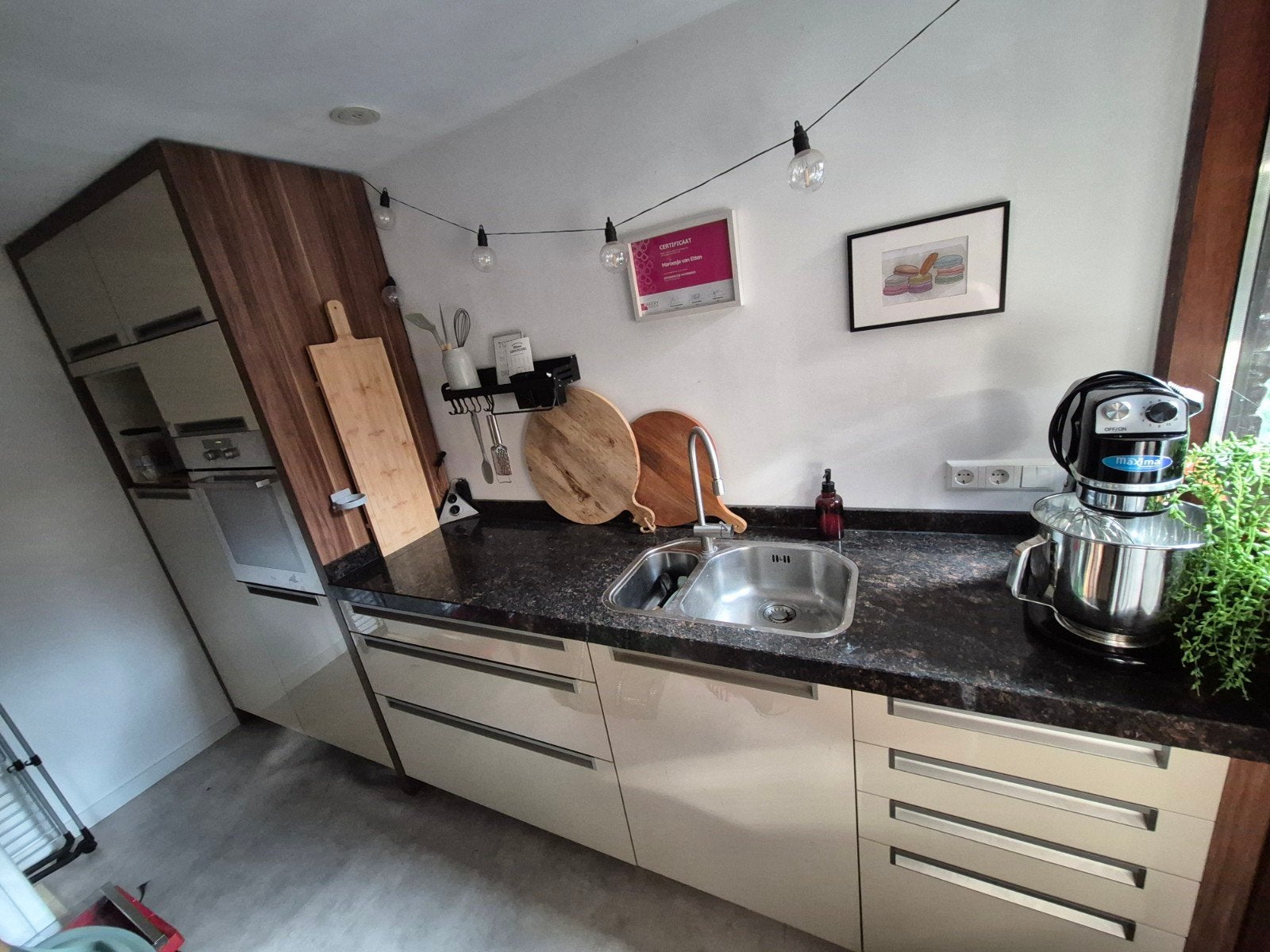 Mooie vanille keuken, Ophalen