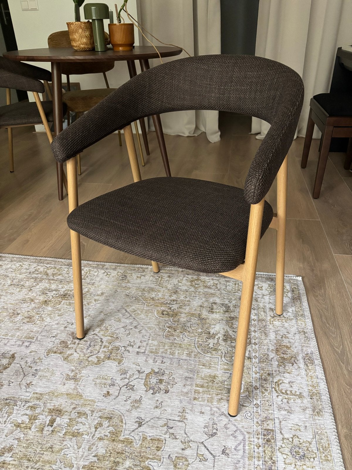 2 eetkamerstoelen JYSK (gloednieuw), Ophalen, Twee, Bruin, Zo goed als nieuw