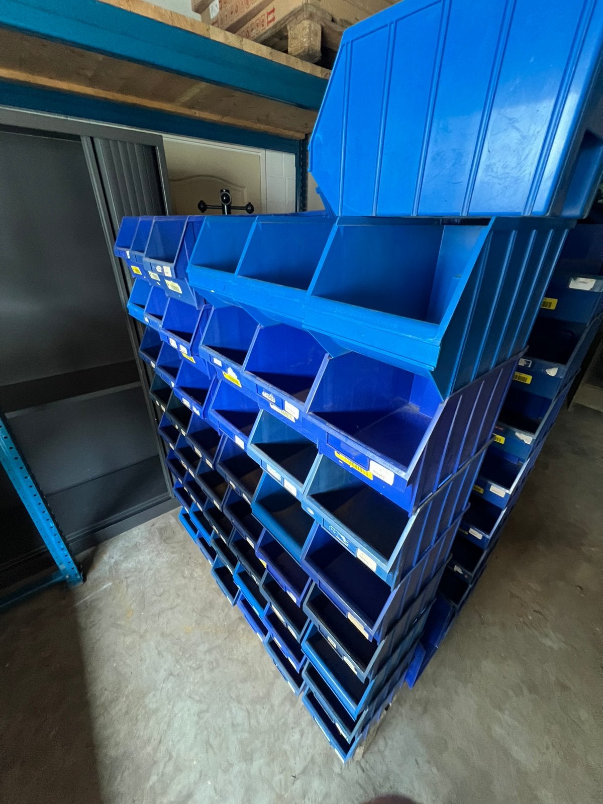 Grote partij verzamelbakken., Ophalen, Minder dan 35 cm