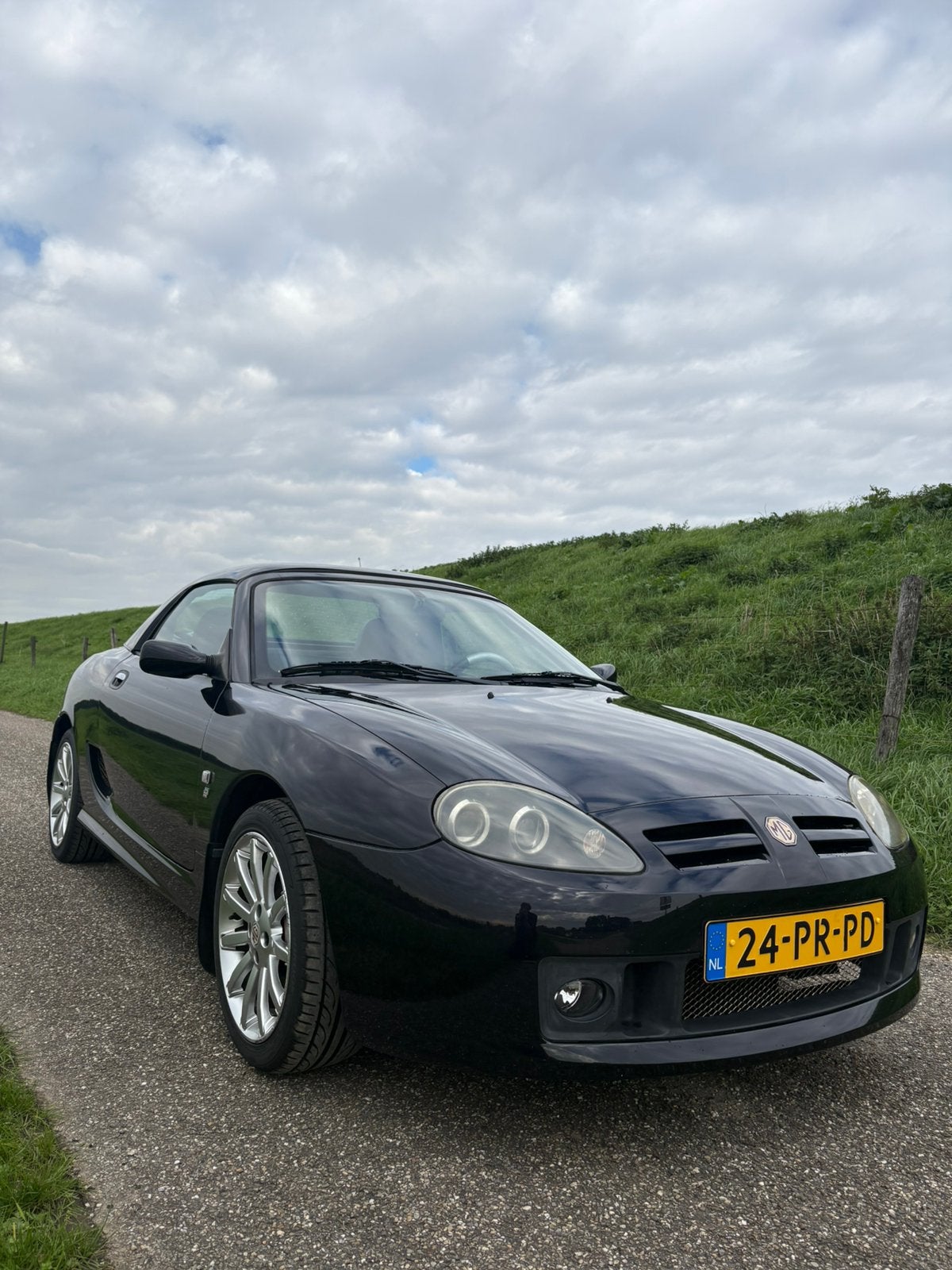 MG TF 1.8 I 135 2004 Zwart, Auto's, 13 km/l, Stoelverwarming, 40 €/maand, 4 cilinders