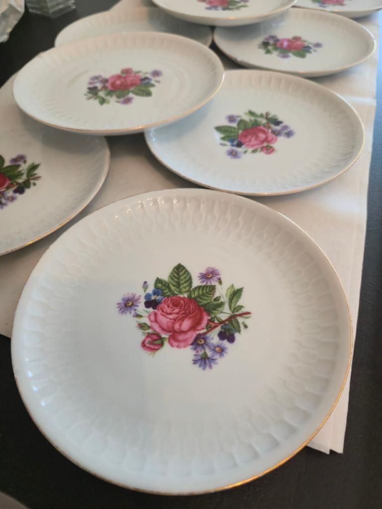 9 gebaksbordjes met bloem, Ophalen