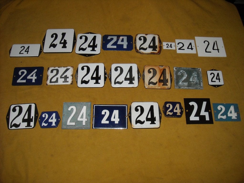 oud emaille huisnummer 24 ook 25 26 27 28 29 30 31 32 33 34, Antiek en Kunst, Antiek | Emaille, Ophalen of Verzenden