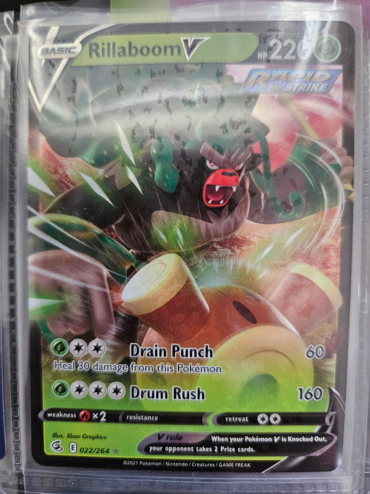 Pokemon Rillaboom V 022/264 Fusion Strike, Ophalen of Verzenden, Zo goed als nieuw, Losse kaart, Foil
