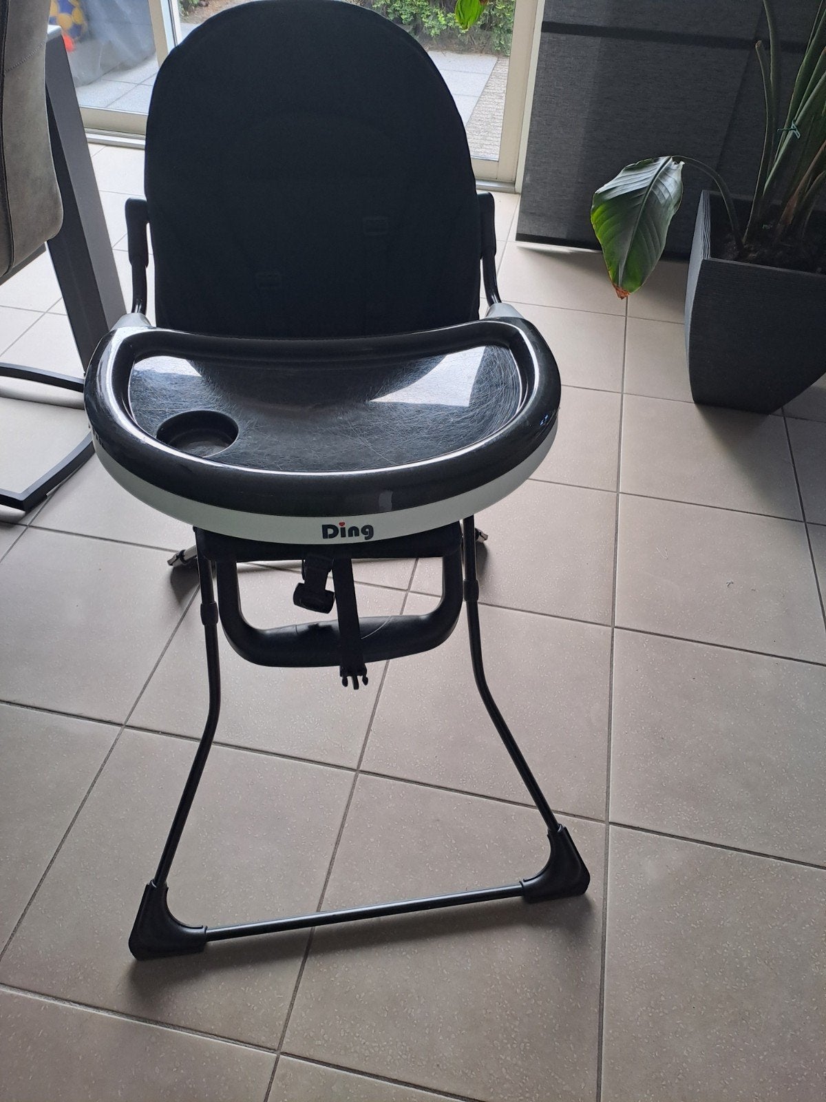 Te koop een opklapbare kinderstoel van het merk Ding, Ophalen of Verzenden, Zo goed als nieuw