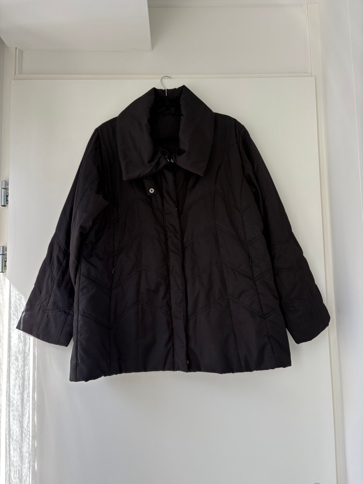Zwarte gewatteerde jas C&A maat 48, Ophalen of Verzenden, Zo goed als nieuw, Maat 46/48 (XL) of groter, Zwart