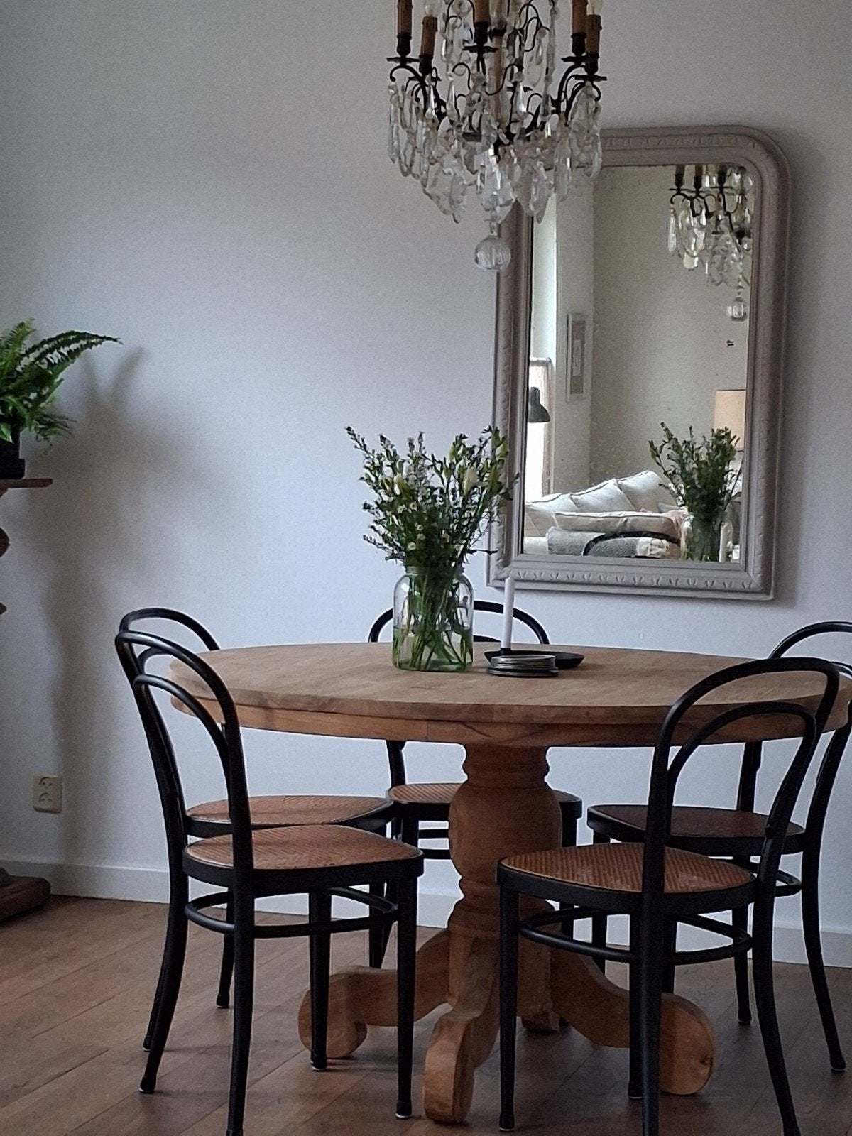prachtige ronde zware teakhouten eet tafel 130 cm, Ophalen, Zo goed als nieuw, Vijf personen of meer, 100 tot 150 cm