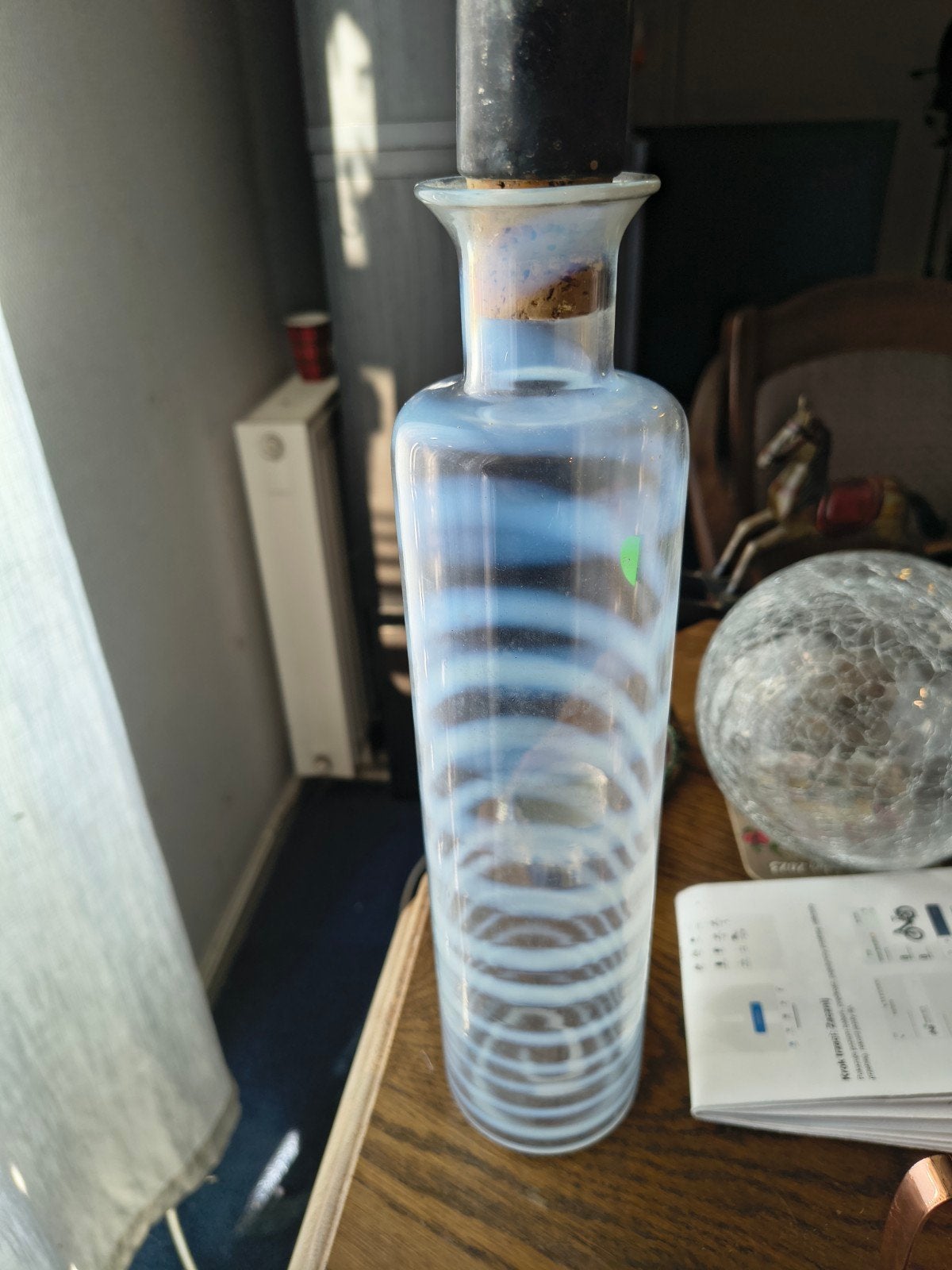 Decoratieve glazen fles met spiraalpatroon, Antiek en Kunst, Antiek | Vazen, Ophalen