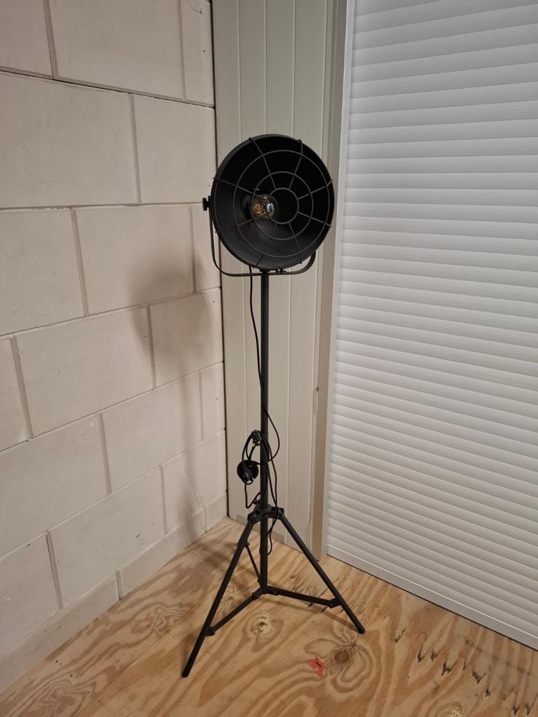 Ikea vloerlamp, Ophalen