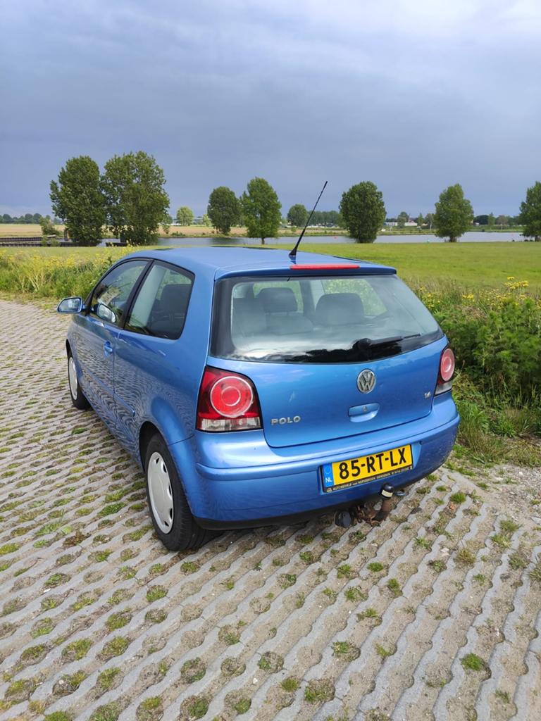Nette Volkswagen Polo 1.4 - APK tot 04-2027, Voorwielaandrijving, Stof, Blauw, Origineel Nederlands