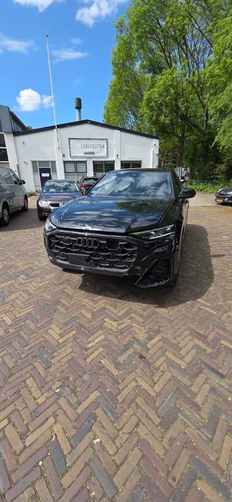 Audi Q8 55 TFSI E PLUG IN HYBRIDE 2025, Ophalen, Zwart, Hybride Elektrisch/Benzine