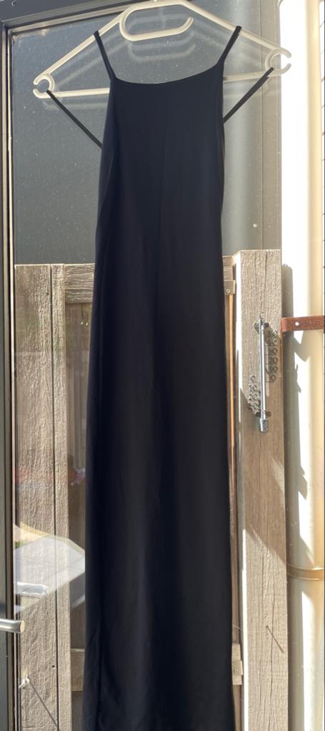 Elegante zwarte jurk maat M met open rug van lycra, Maat 38/40 (M), Zwart, Ophalen of Verzenden, Zo goed als nieuw