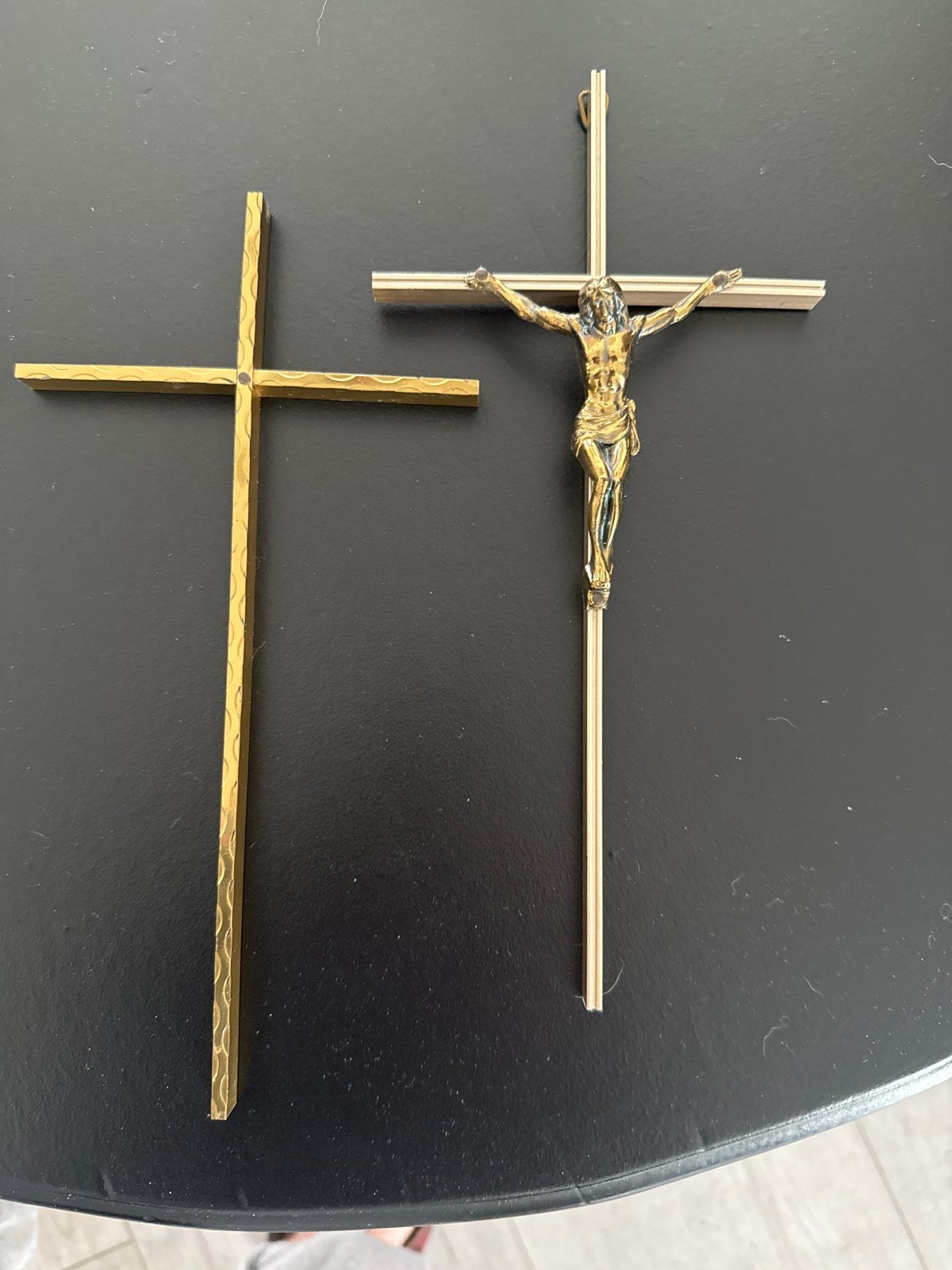 Twee gouden kruizen, waarvan één met corpus, Antiek en Kunst, Ophalen of Verzenden