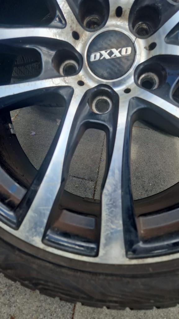 Gezocht iemand die deze velgen weer strak krijgt, Auto diversen, Overige Auto diversen, Ophalen