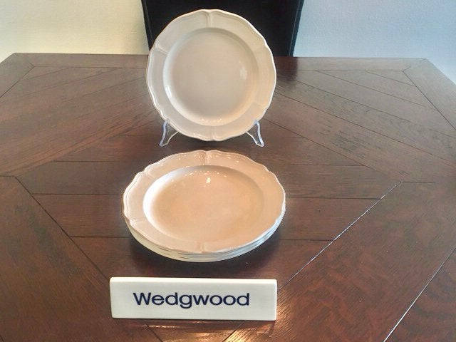 Wedgwood Queens Plain ontbijtborden 23 cm ( 3 stuks ), Klassiek, Ophalen of Verzenden, Zo goed als nieuw, Bord(en)
