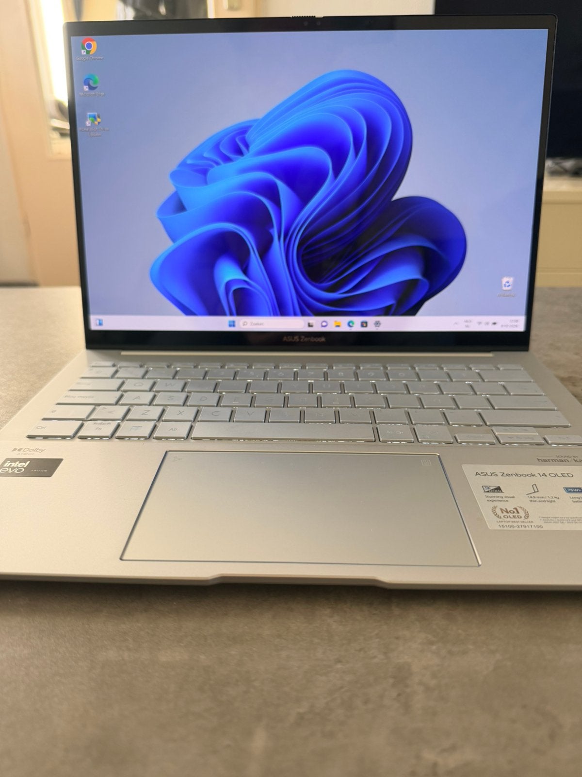 AsusZenbook 14.inch core ultra 7    16GB 256GB touchscreen, Ophalen, Qwerty, Nieuw, Gaming