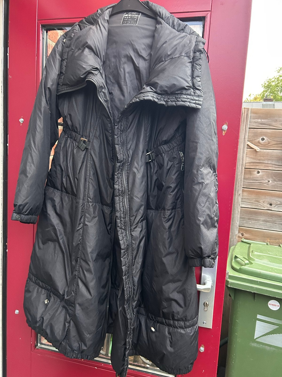 Zwarte lange gewatteerde jas dames - Marithé François Girbau, Kleding | Dames, Ophalen of Verzenden, Zo goed als nieuw, Maat 38/40 (M)