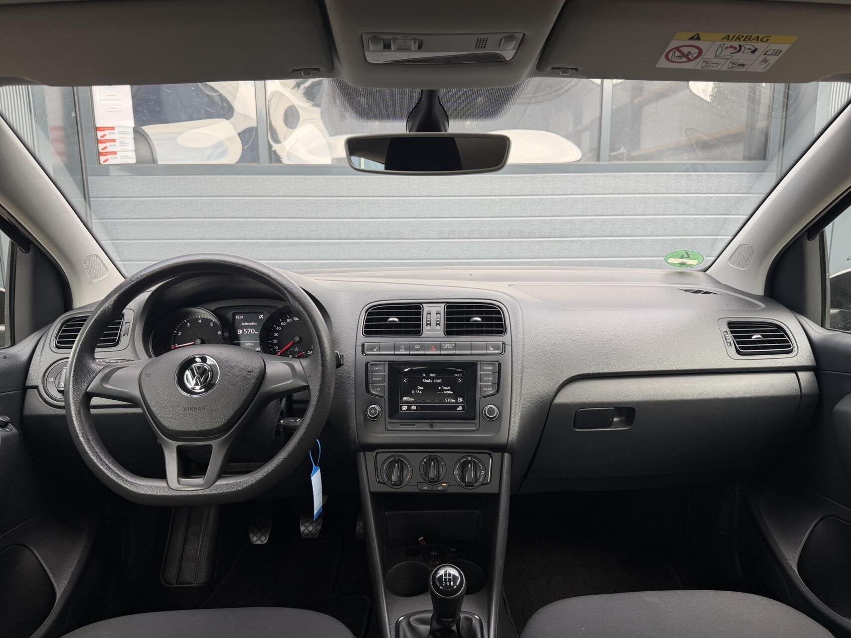 Volkswagen Polo 1.0 Comfortline | Cruise | Airco |, Auto's, Gebruikt, Zwart, Bedrijf, Handgeschakeld